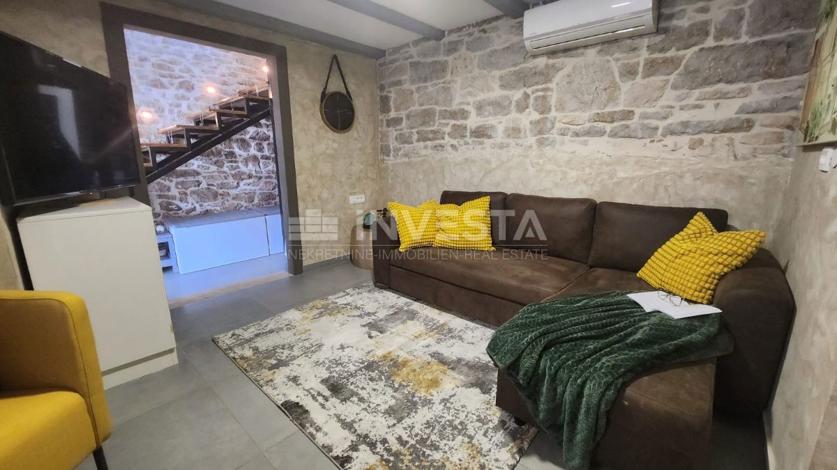 Čudovita kamnita vila v bližini Poreča