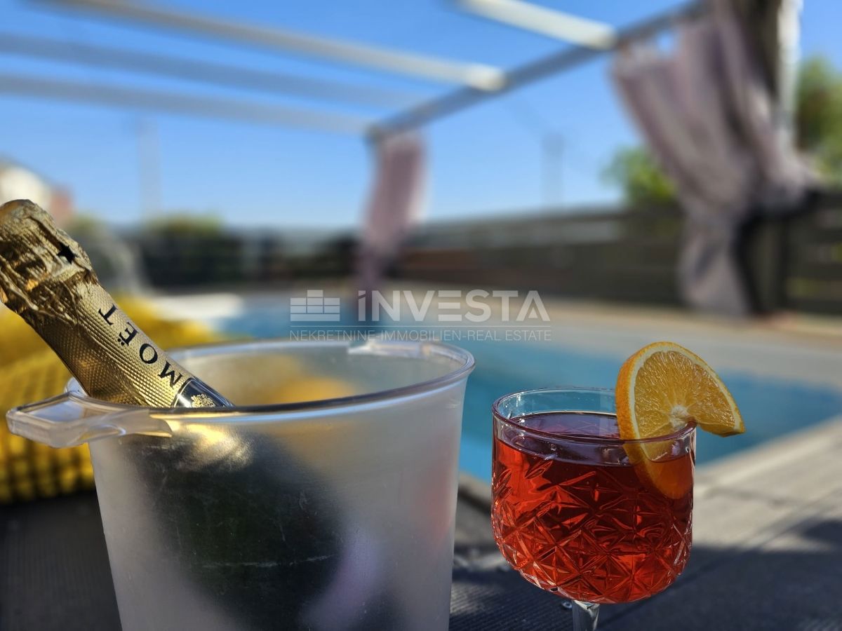 Čudovita kamnita vila v bližini Poreča
