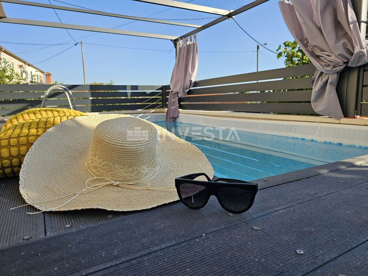 Čudovita kamnita vila v bližini Poreča