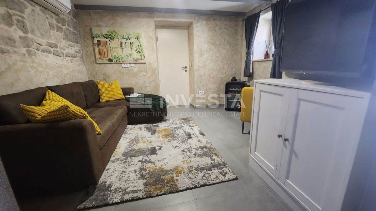 Čudovita kamnita vila v bližini Poreča