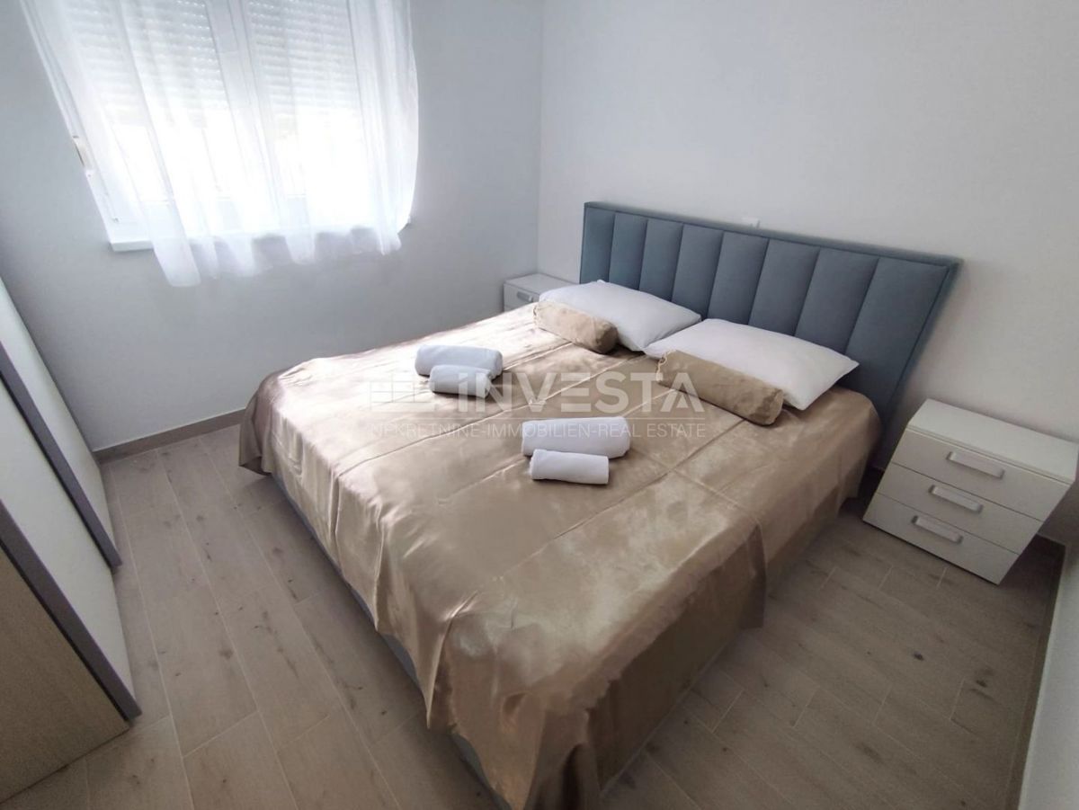 Apartma v pritličju, dve spalnici, blizu morja.