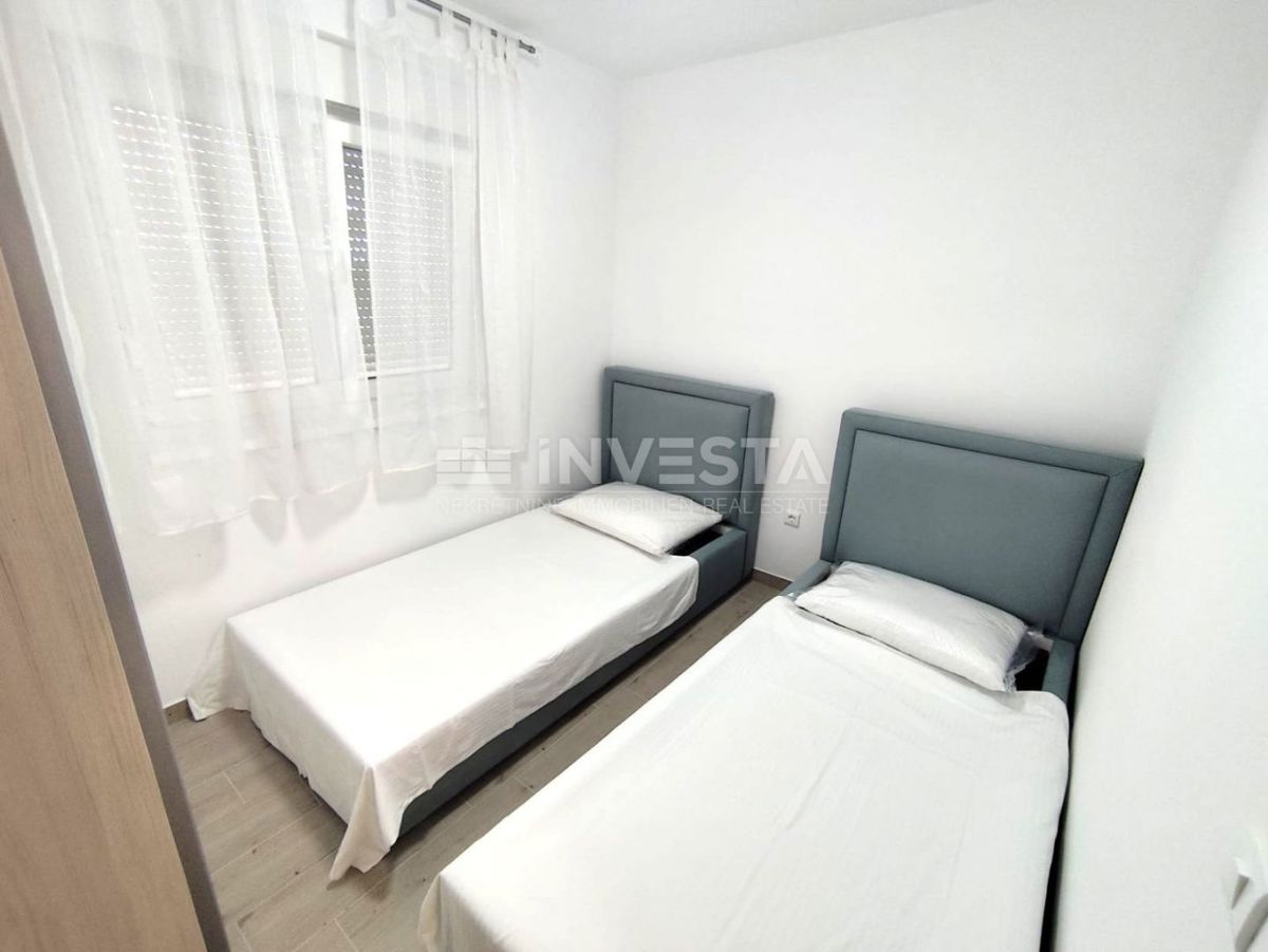 Apartma v pritličju, dve spalnici, blizu morja.