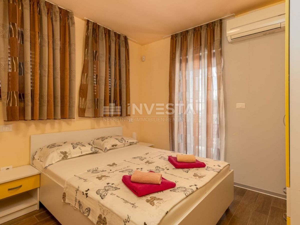Moderen apartma v prvem nadstropju, le 200 m od morja