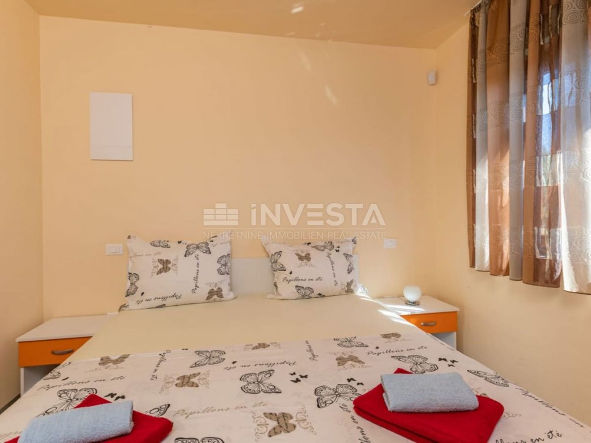 Moderen apartma v prvem nadstropju, le 200 m od morja