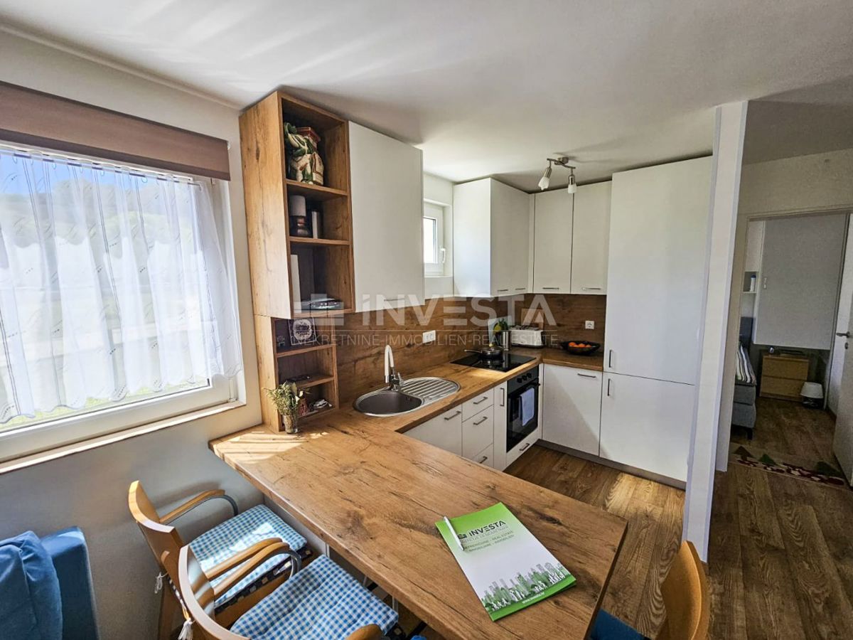 Pula, Štinjan, hiša z 2 apartmajema in vrtom, 1 km od morja