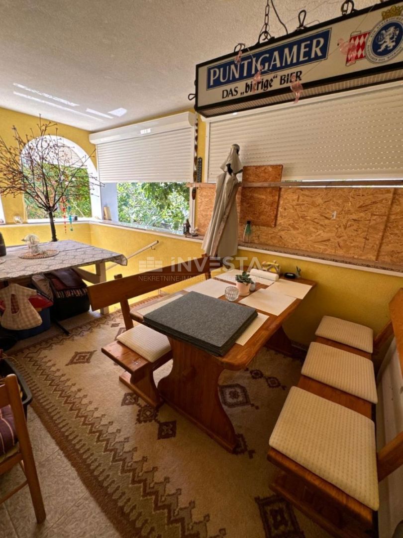 Hiša s tremi apartmaji v Fažani – 250 m od morja, idealna za bivanje in najem