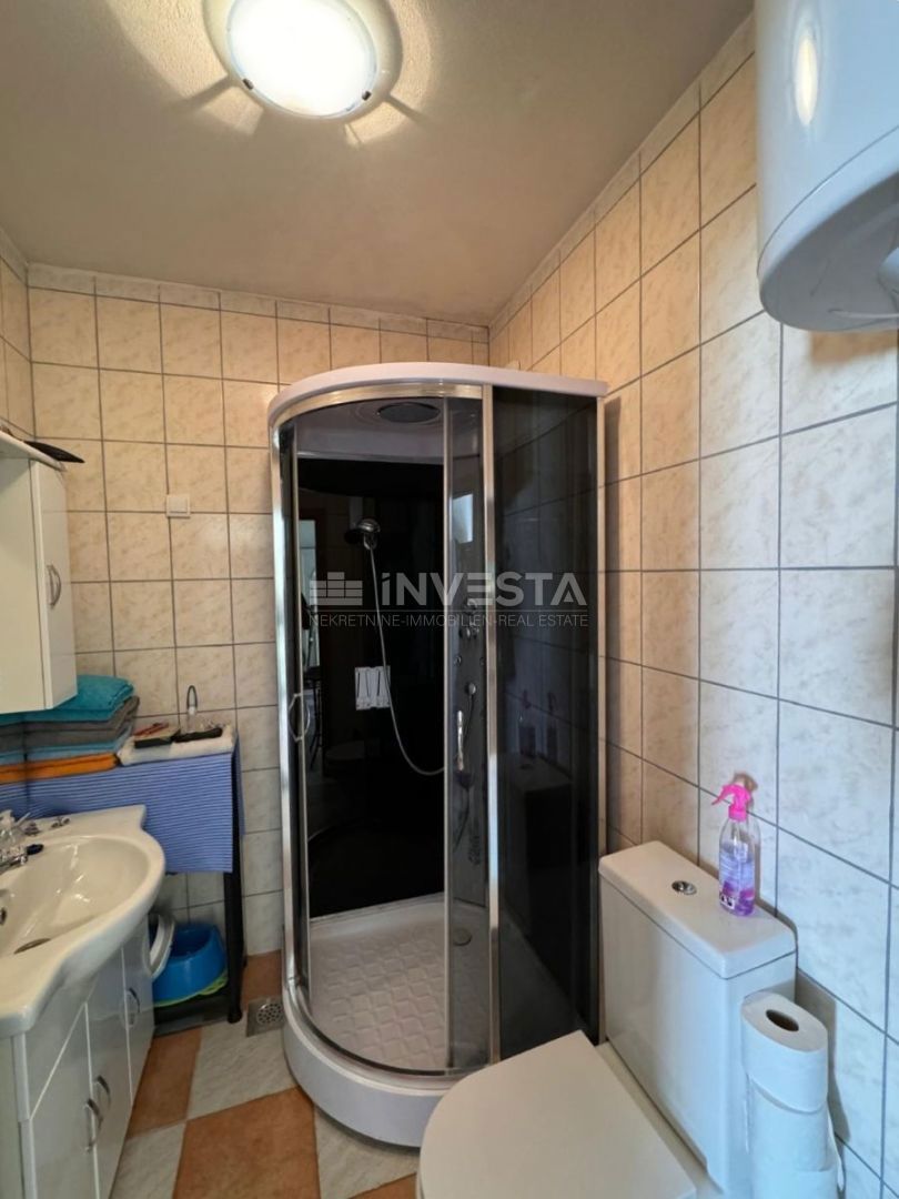 Hiša s tremi apartmaji v Fažani – 250 m od morja, idealna za bivanje in najem