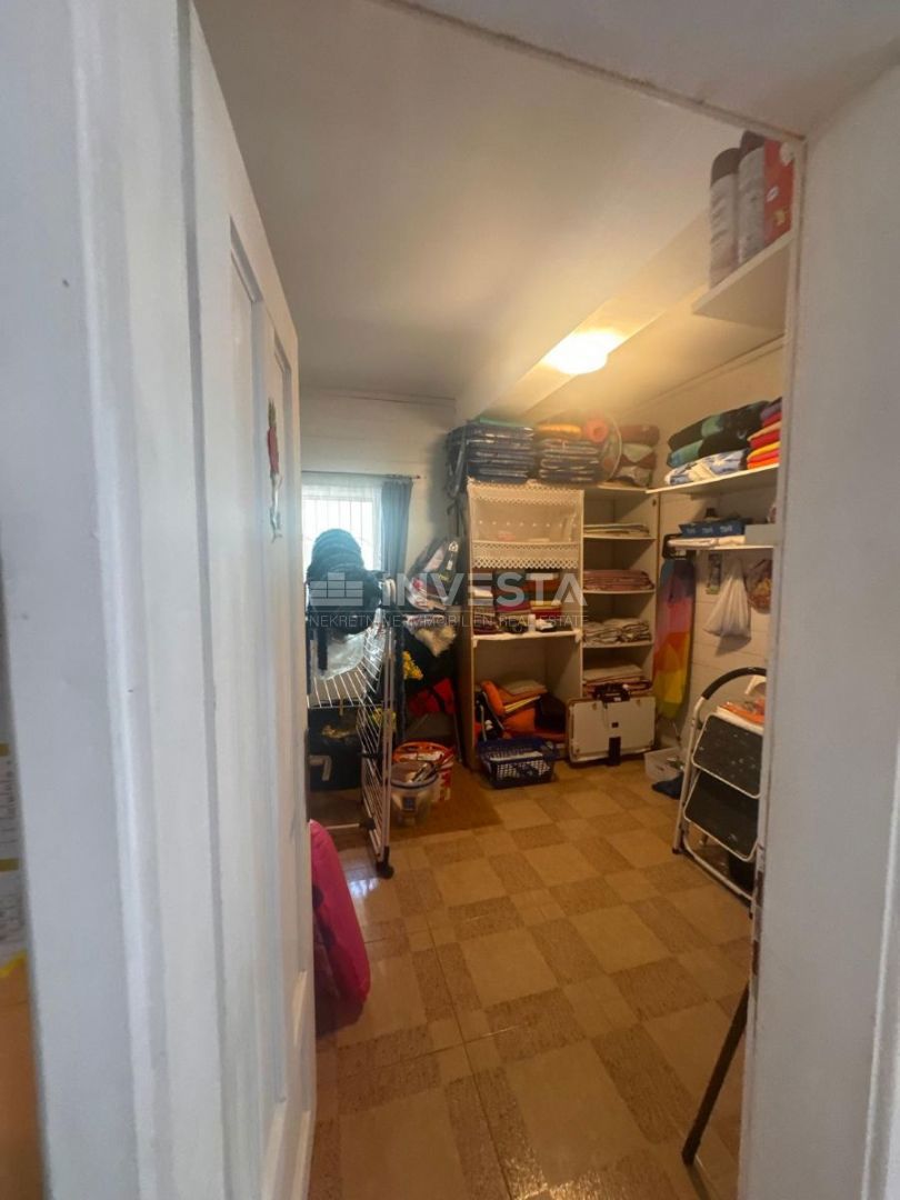 Hiša s tremi apartmaji v Fažani – 250 m od morja, idealna za bivanje in najem