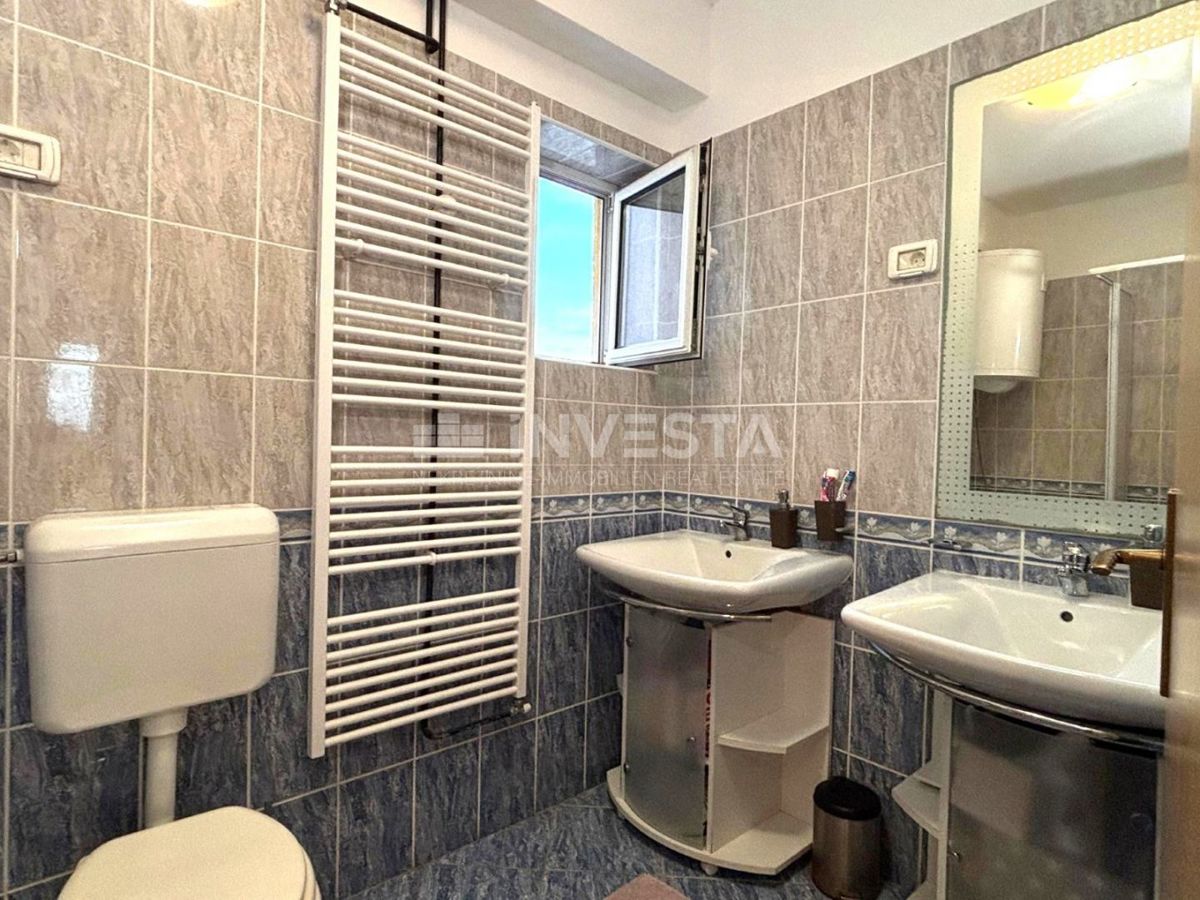 Ližnjan, sodobno dvoposteljno stanovanje s parkiriščem