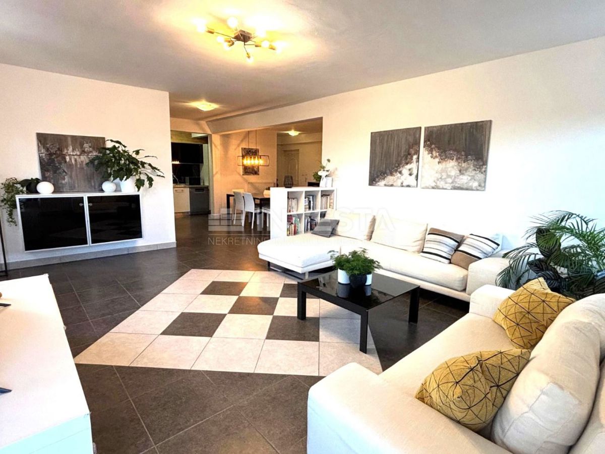 Ližnjan, sodobno dvoposteljno stanovanje s parkiriščem