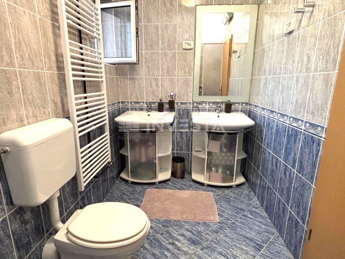 Ližnjan, sodobno dvoposteljno stanovanje s parkiriščem