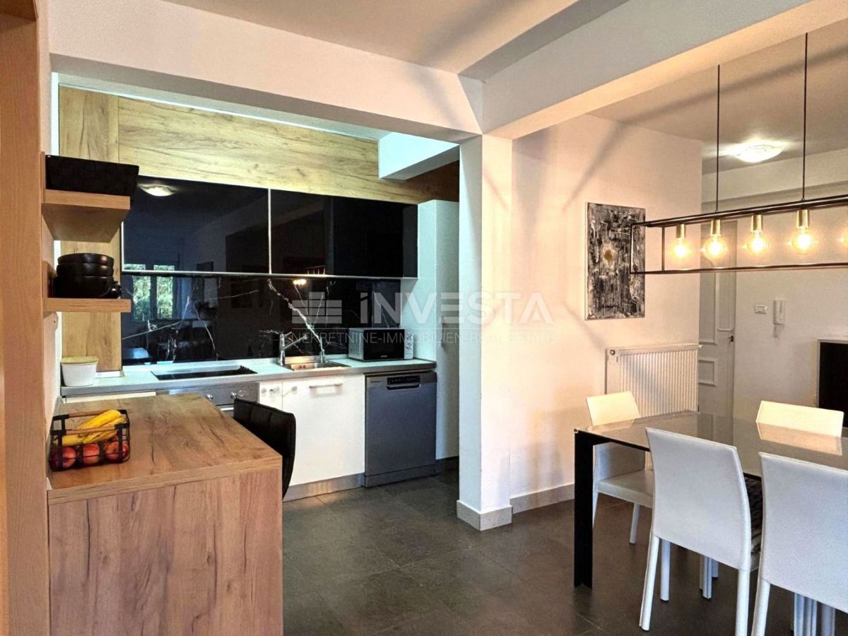 Ližnjan, sodobno dvoposteljno stanovanje s parkiriščem