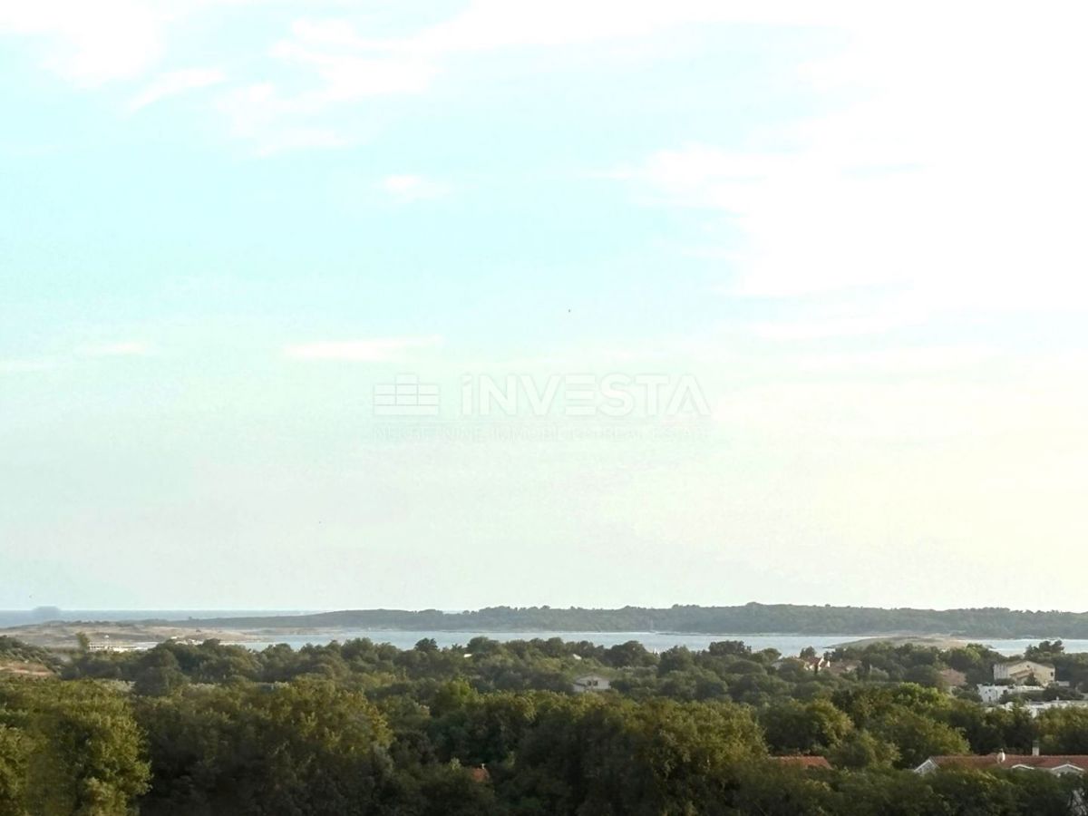 Ližnjan, sodobno dvoposteljno stanovanje s parkiriščem