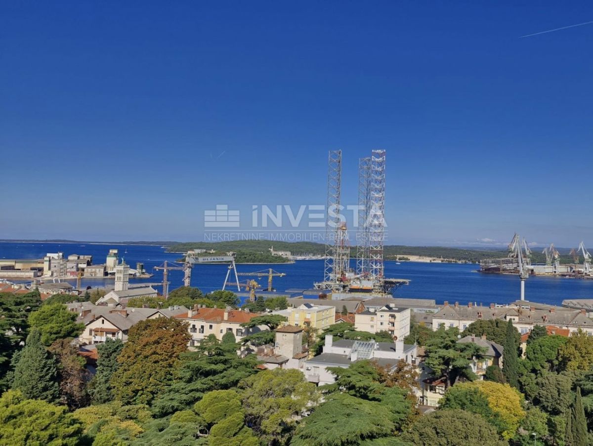 Pulj, Veruda, stanovanje s panoramskim pogledom na morje in mesto