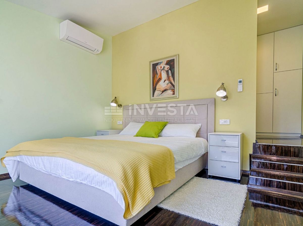 Fažana, čudovita moderna vila z velikim vrtom