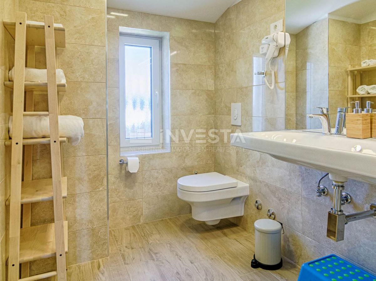 Fažana, čudovita moderna vila z velikim vrtom