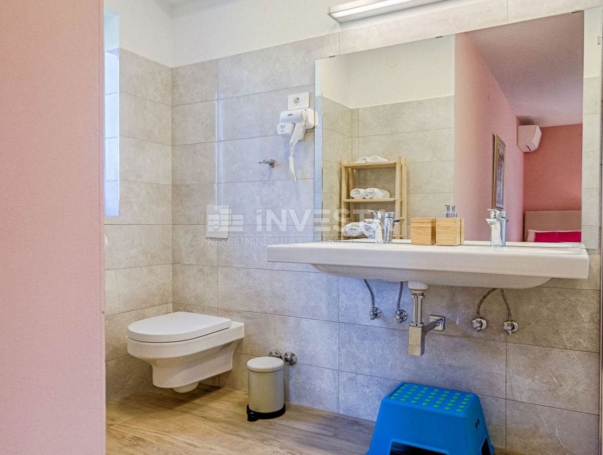 Fažana, čudovita moderna vila z velikim vrtom