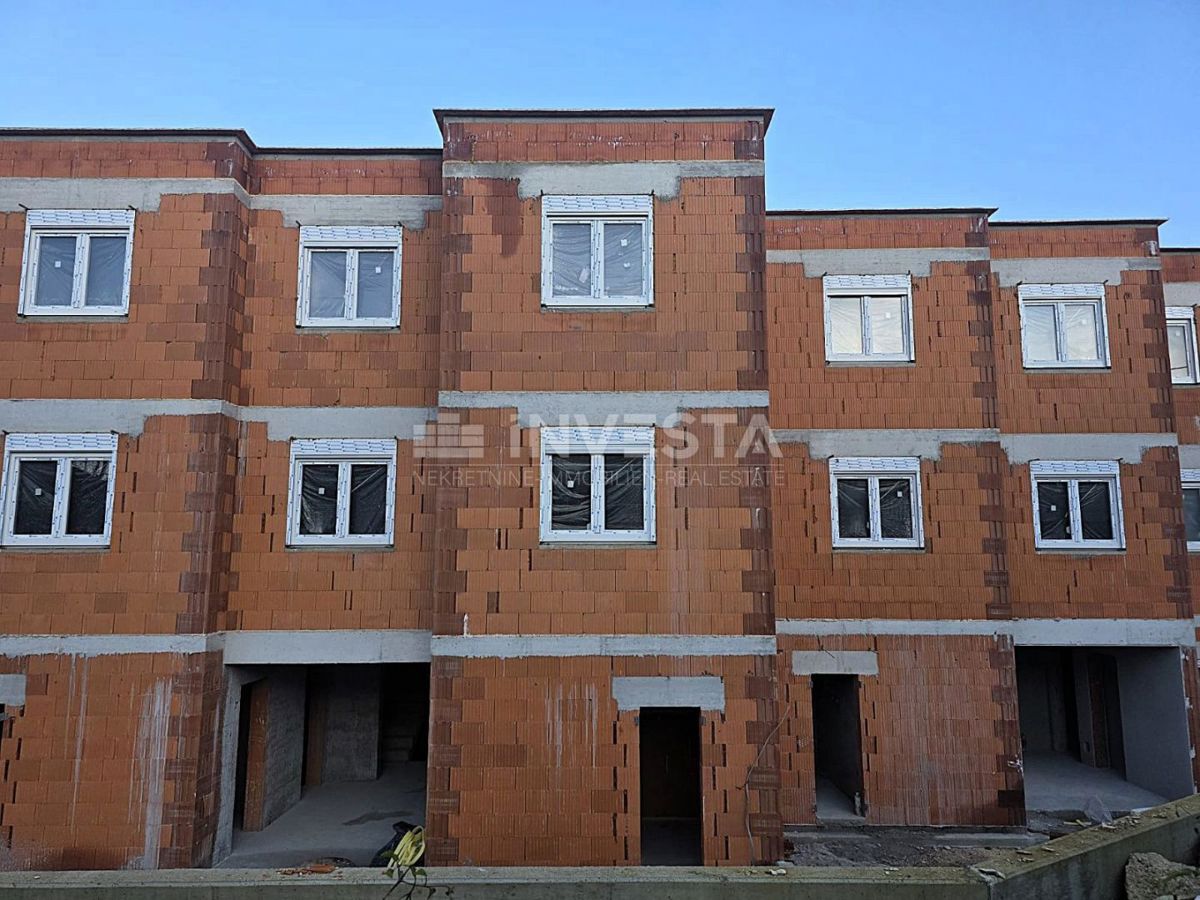 Šijana – privlačna stanovanja v gradnji, 2 spalnici, 2 parkirni mesti