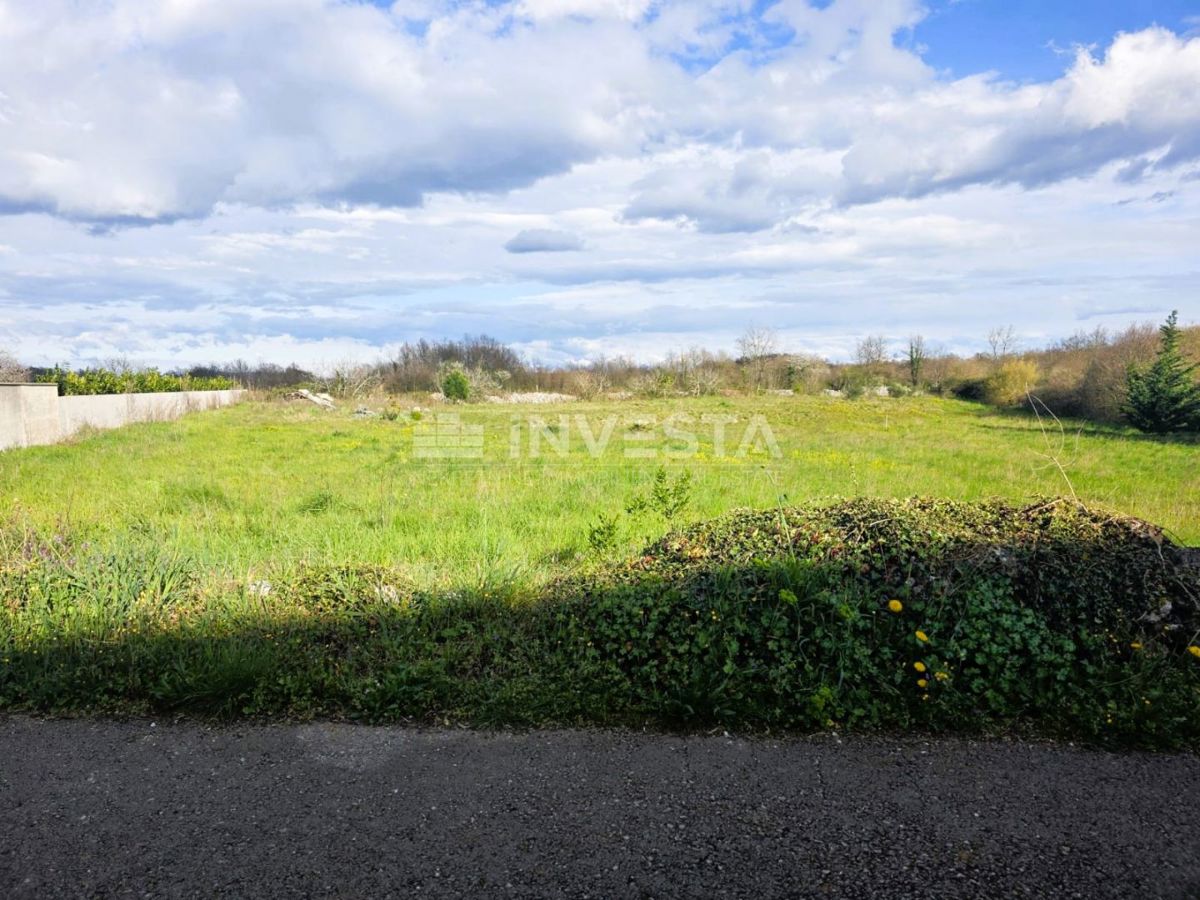 Zemljišče Žminj, 660m2