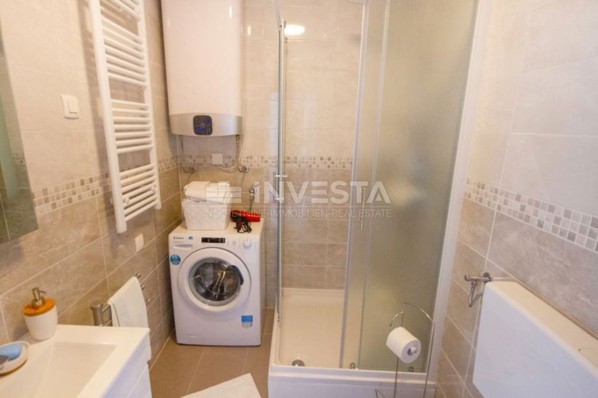 Pulj, Veruda - Stanovanje na frekventni lokaciji, 900m od morja, 61m²