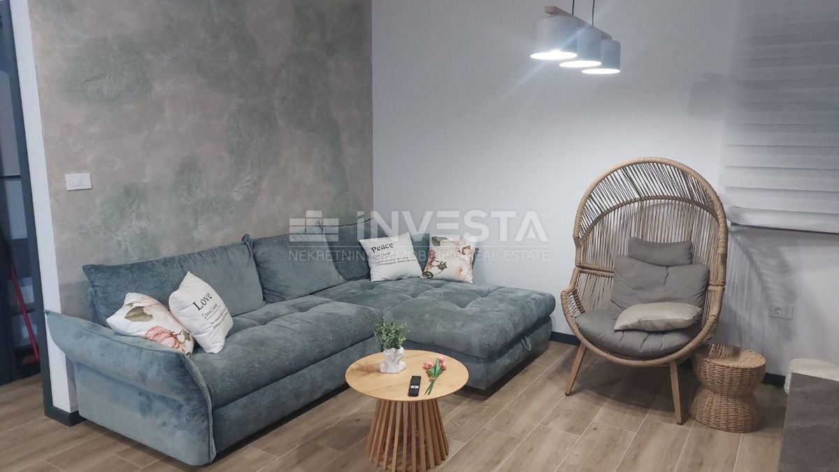 Moderna vila v okolici Poreča s pogledom na morje