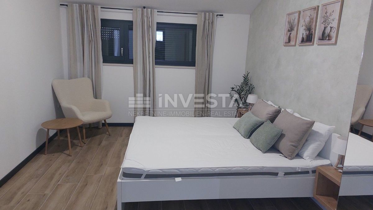 Moderna vila v okolici Poreča s pogledom na morje