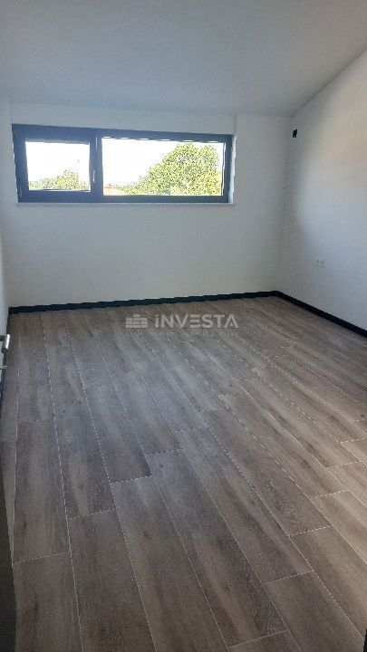 Moderna vila v okolici Poreča s pogledom na morje