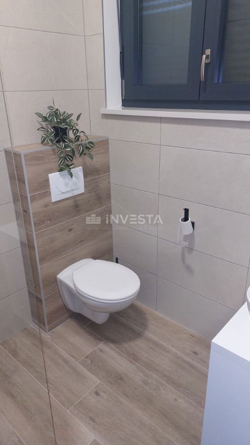 Moderna vila v okolici Poreča s pogledom na morje