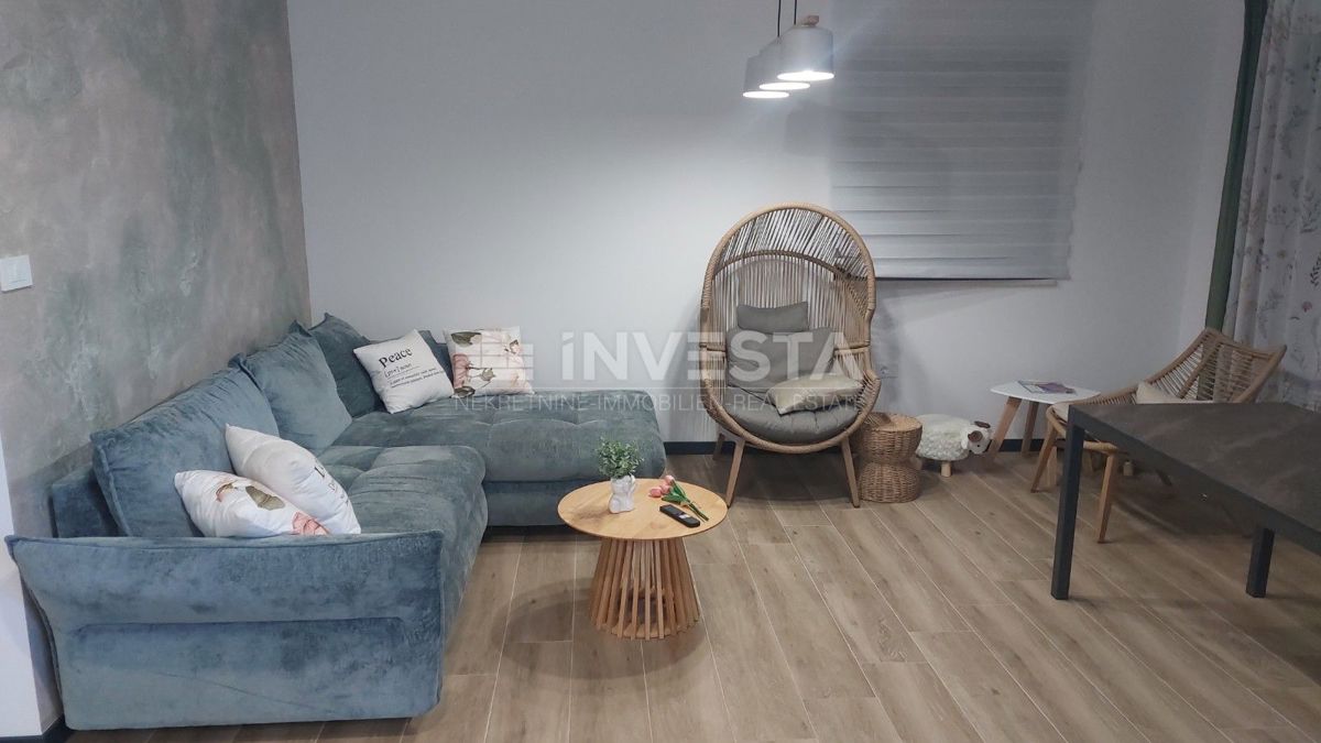 Moderna vila v okolici Poreča s pogledom na morje