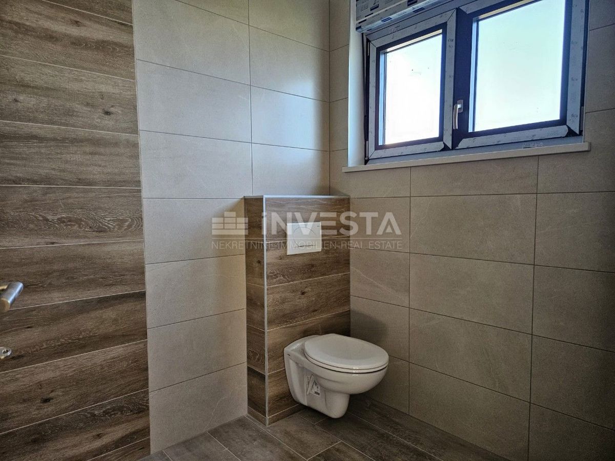 Moderna vila v okolici Poreča s pogledom na morje