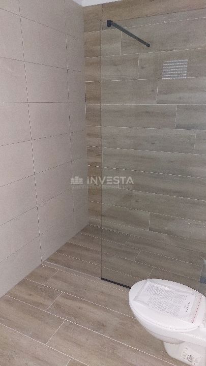 Moderna vila v okolici Poreča s pogledom na morje