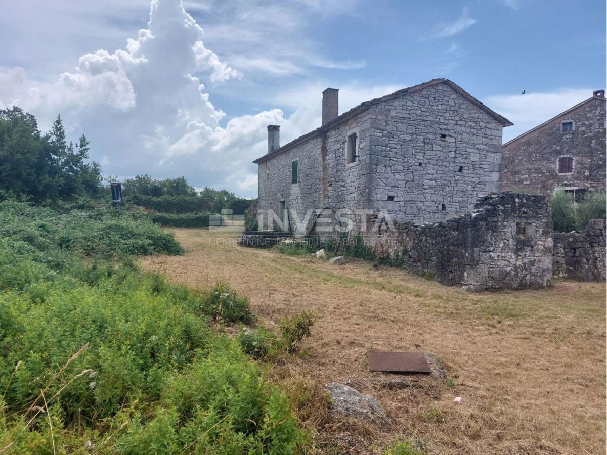 Avtohtona Istrska Hiša v Okolici Višnjana, Velik Vrt