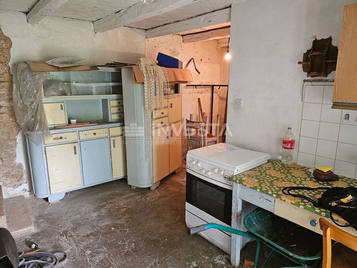 Hrvaška, Istra, okolica Pule, edinstvena tradicionalna istarska kamnita hiša 70m2