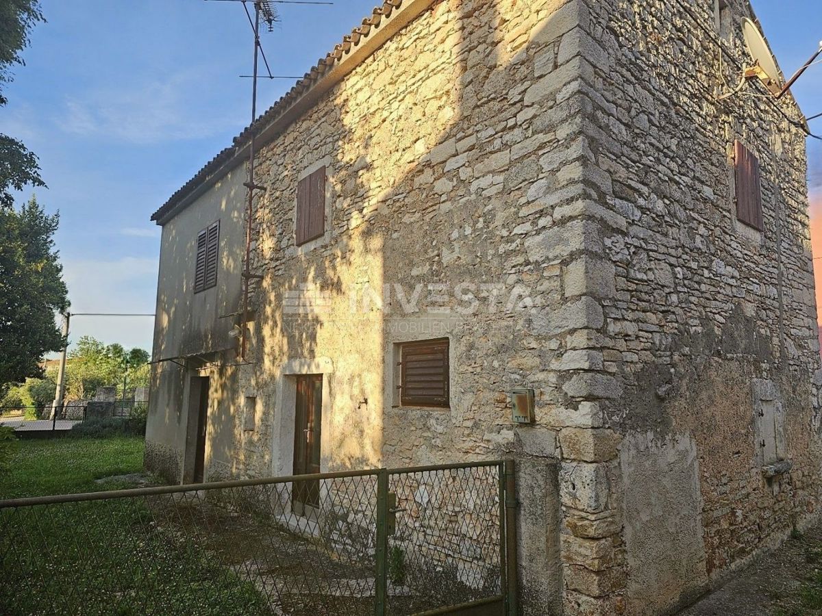 Hrvaška, Istra, okolica Pule, edinstvena tradicionalna istarska kamnita hiša 70m2
