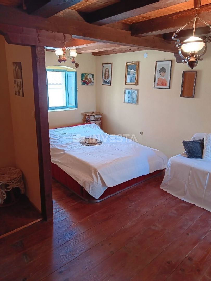 Okolica Poreča, avtohtona istrska vrstna hiša, 105 m2