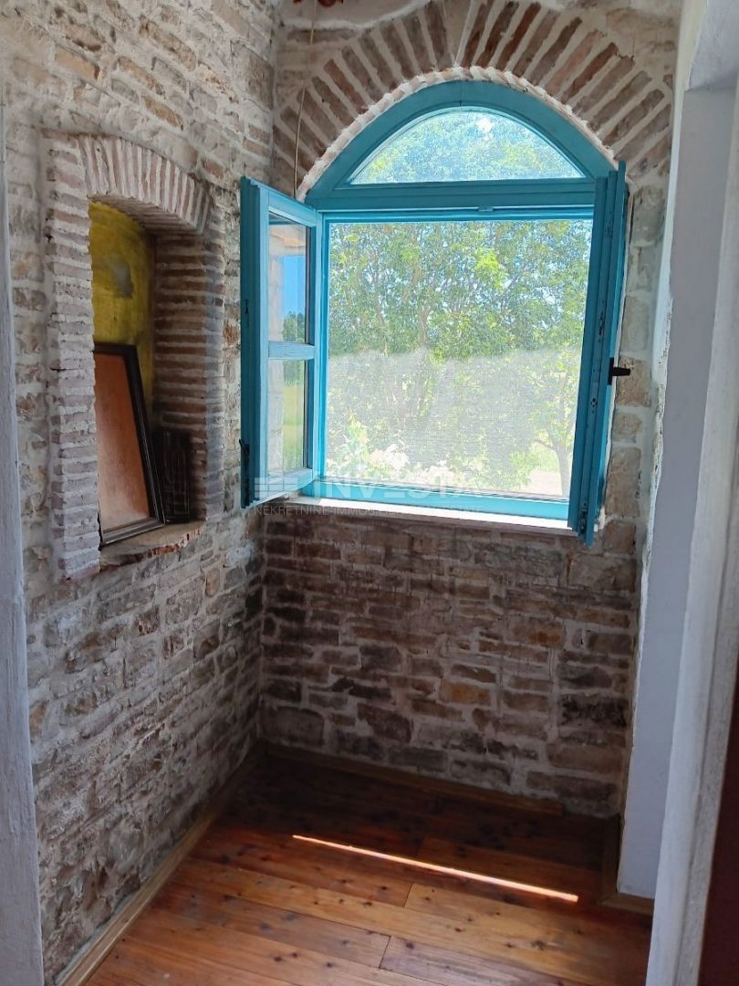 Okolica Poreča, avtohtona istrska vrstna hiša, 105 m2