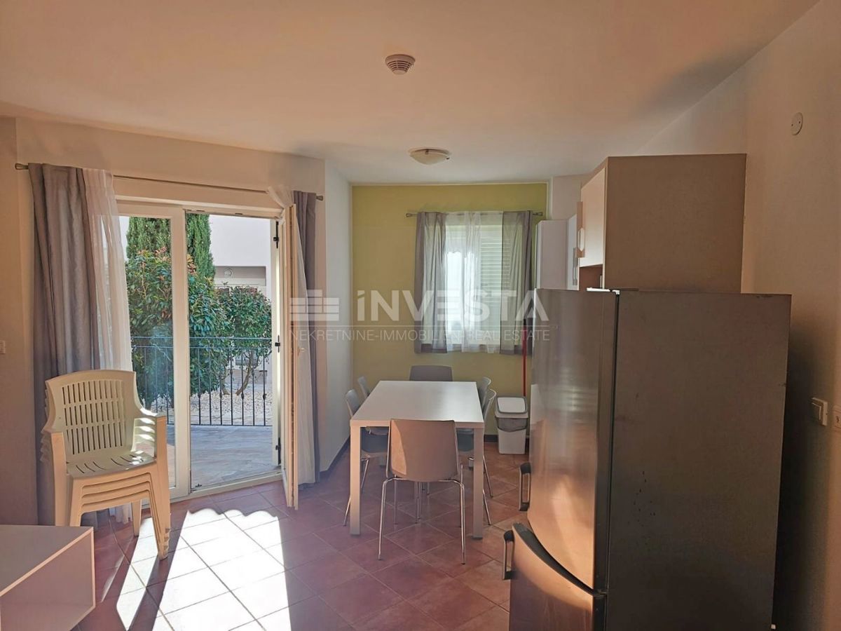 Stanovanje v Pritličju s Teraso in Vrtom, Medulin