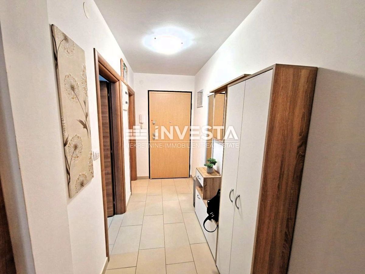 Pula, Veli vrh, lepo urejeno pritlično stanovanje s teraso in vrtom