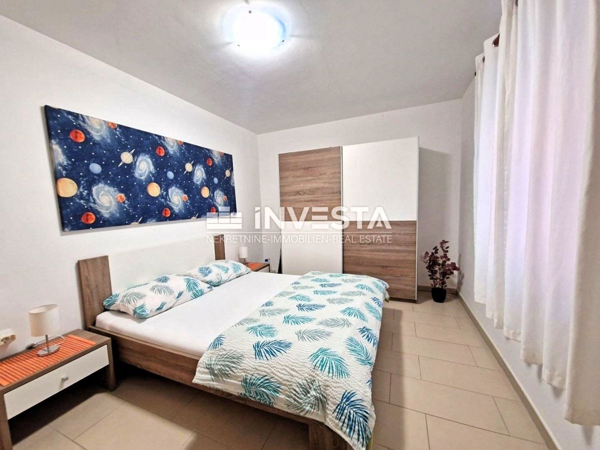 Pula, Veli vrh, lepo urejeno pritlično stanovanje s teraso in vrtom
