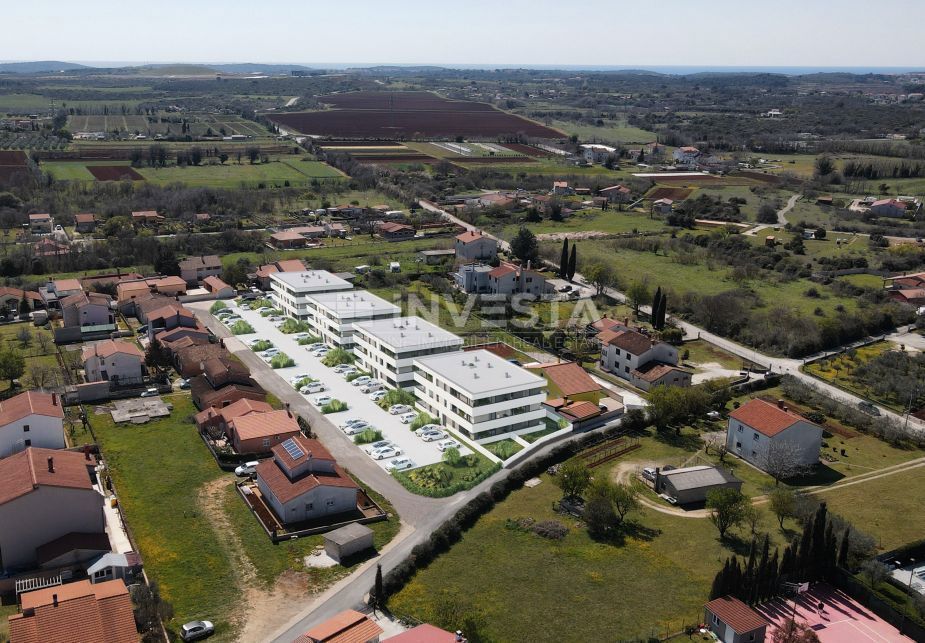 Okolica Pule, stanovanje v pritličju novogradnje z vrtom, parkirišče
