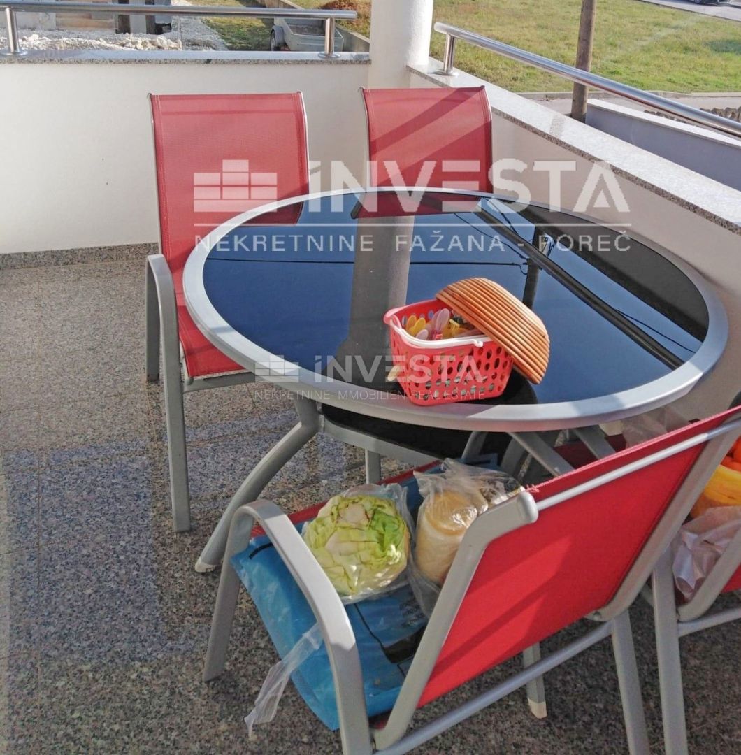 Fažana, apartma 55m2, 2 ss, visoko pritličje, 250 m od plaže in centra