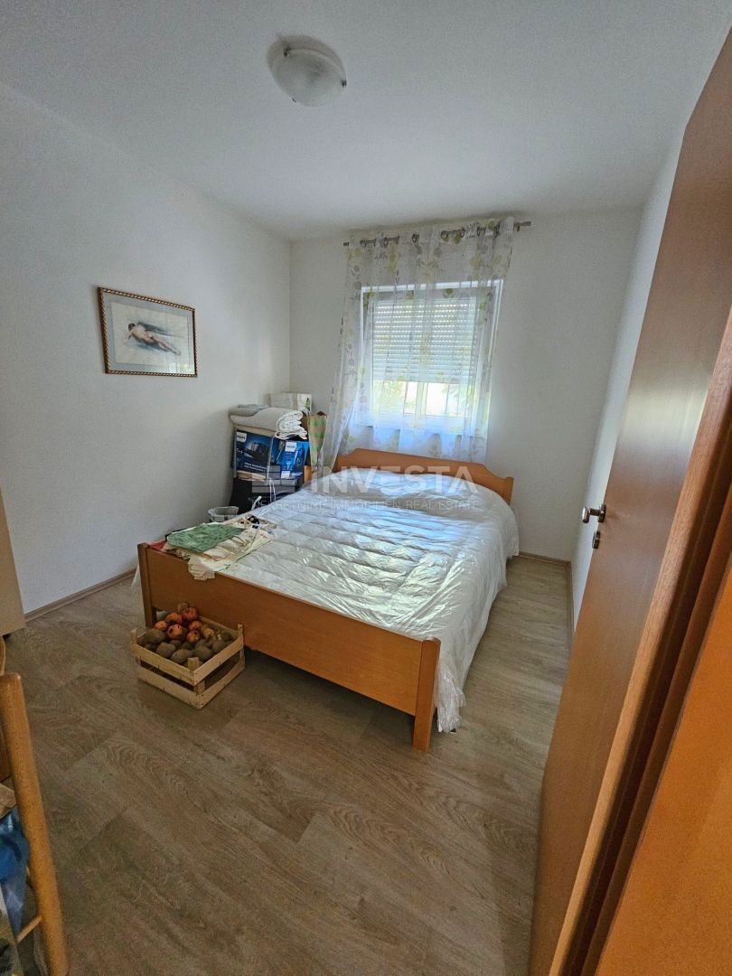 Fažana, apartma 55m2, 2 ss, visoko pritličje, 250 m od plaže in centra