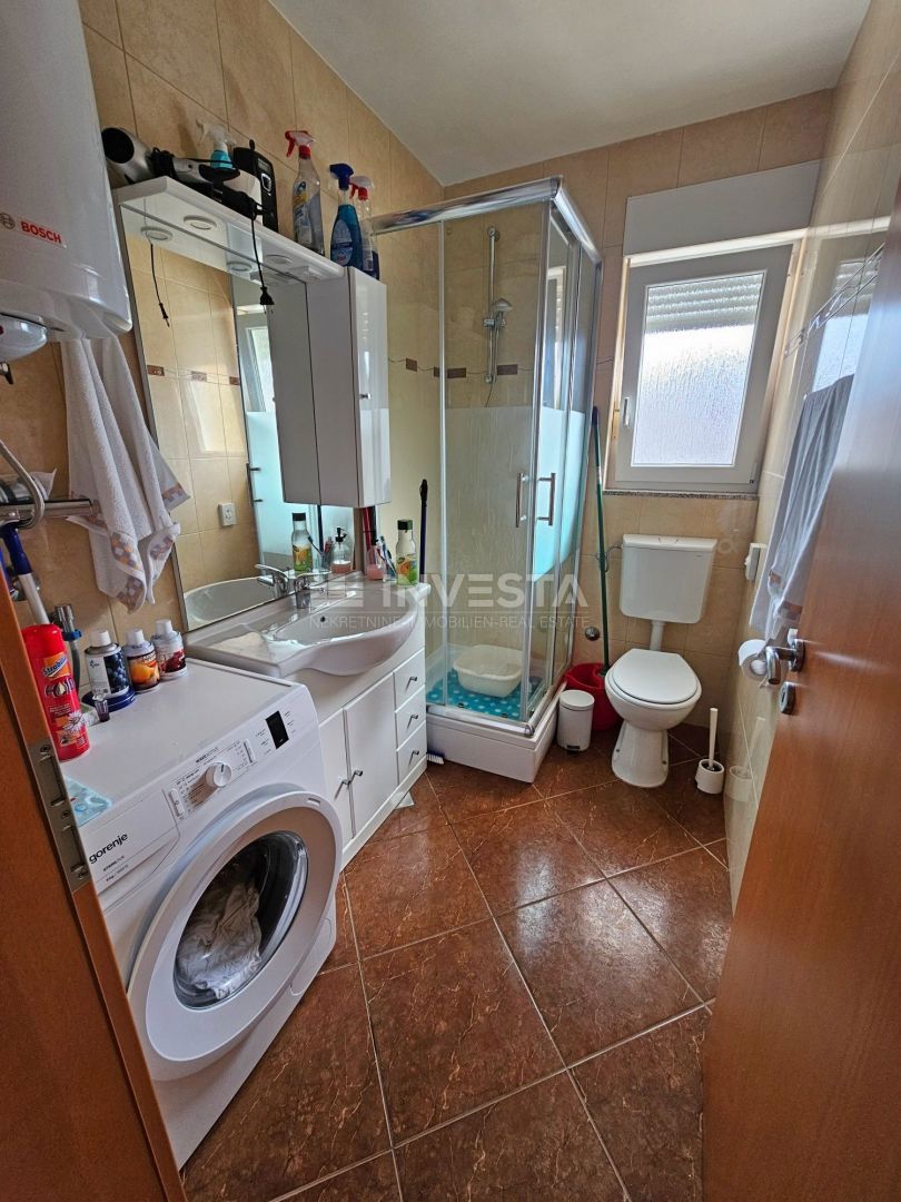 Fažana, apartma 55m2, 2 ss, visoko pritličje, 250 m od plaže in centra