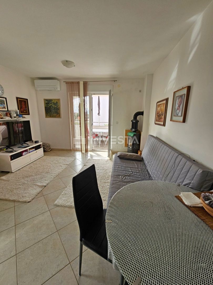 Fažana, apartma 55m2, 2 ss, visoko pritličje, 250 m od plaže in centra