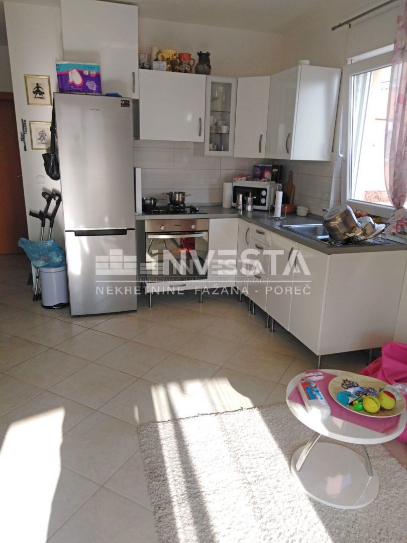 Fažana, apartma 55m2, 2 ss, visoko pritličje, 250 m od plaže in centra