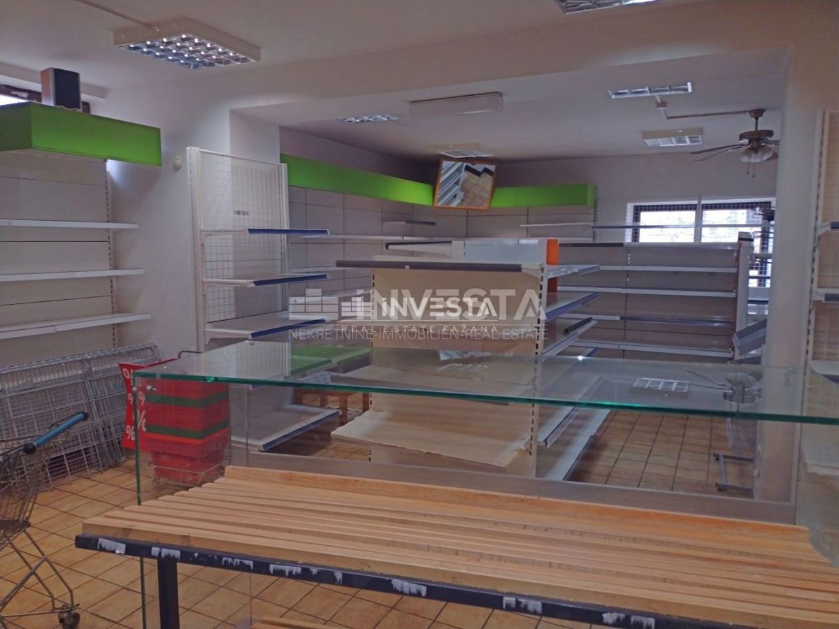 Funtana, poslovni prostor - trgovina, 220 m2, 2600 eur/m2