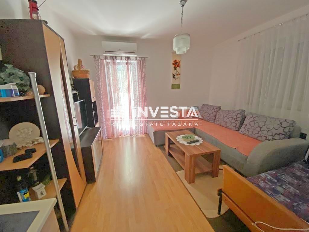 Fažana, Valbandon, samostojna hiša 175 m2, dva apartmaja, blizu morja