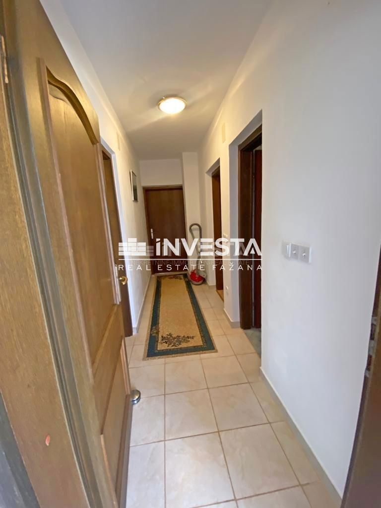 Fažana, Valbandon, samostojna hiša 175 m2, dva apartmaja, blizu morja
