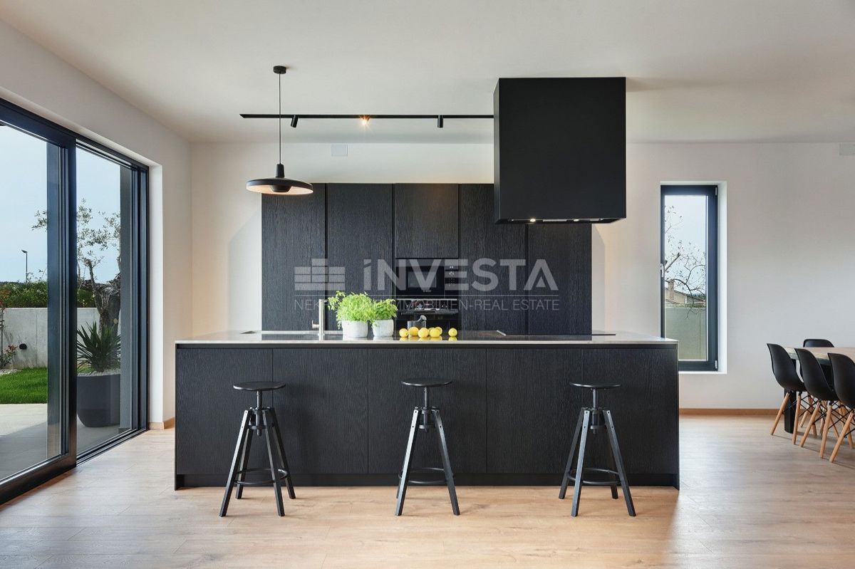 Pula, Luksuzna Vila 420 m² s Pogledom na Morje