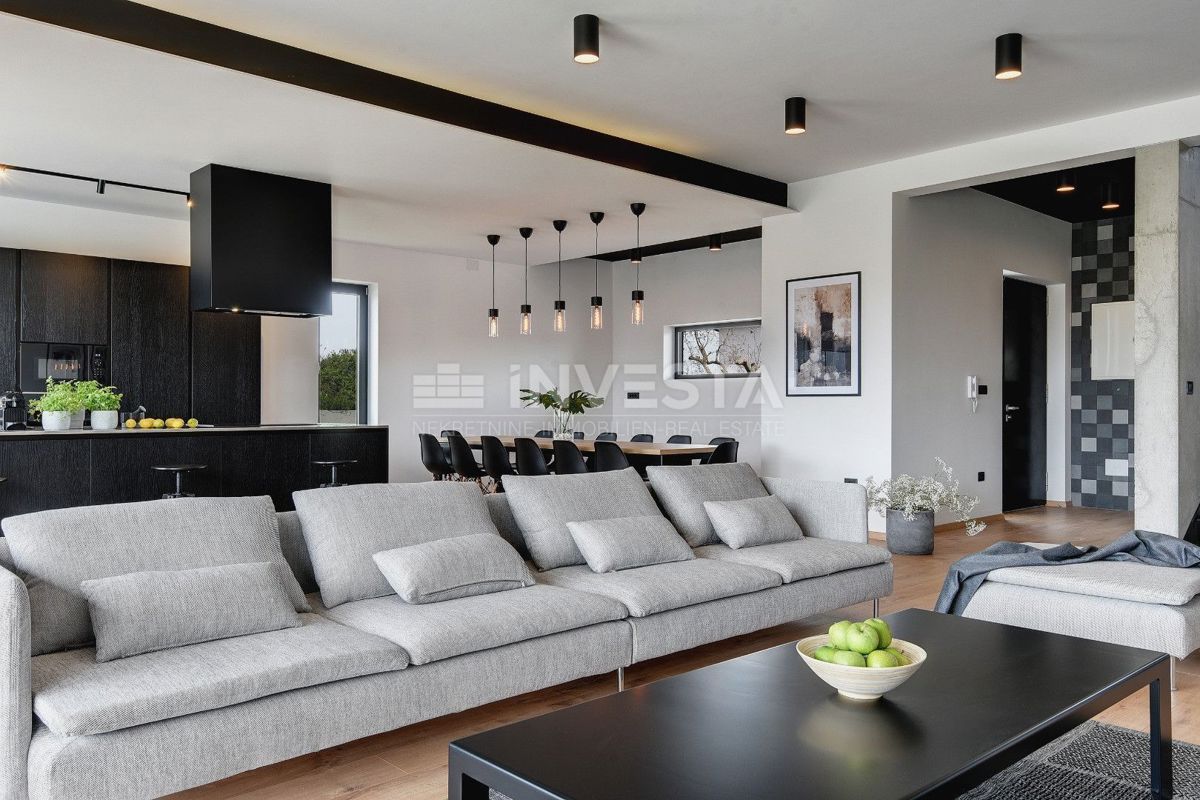 Pula, Luksuzna Vila 420 m² s Pogledom na Morje
